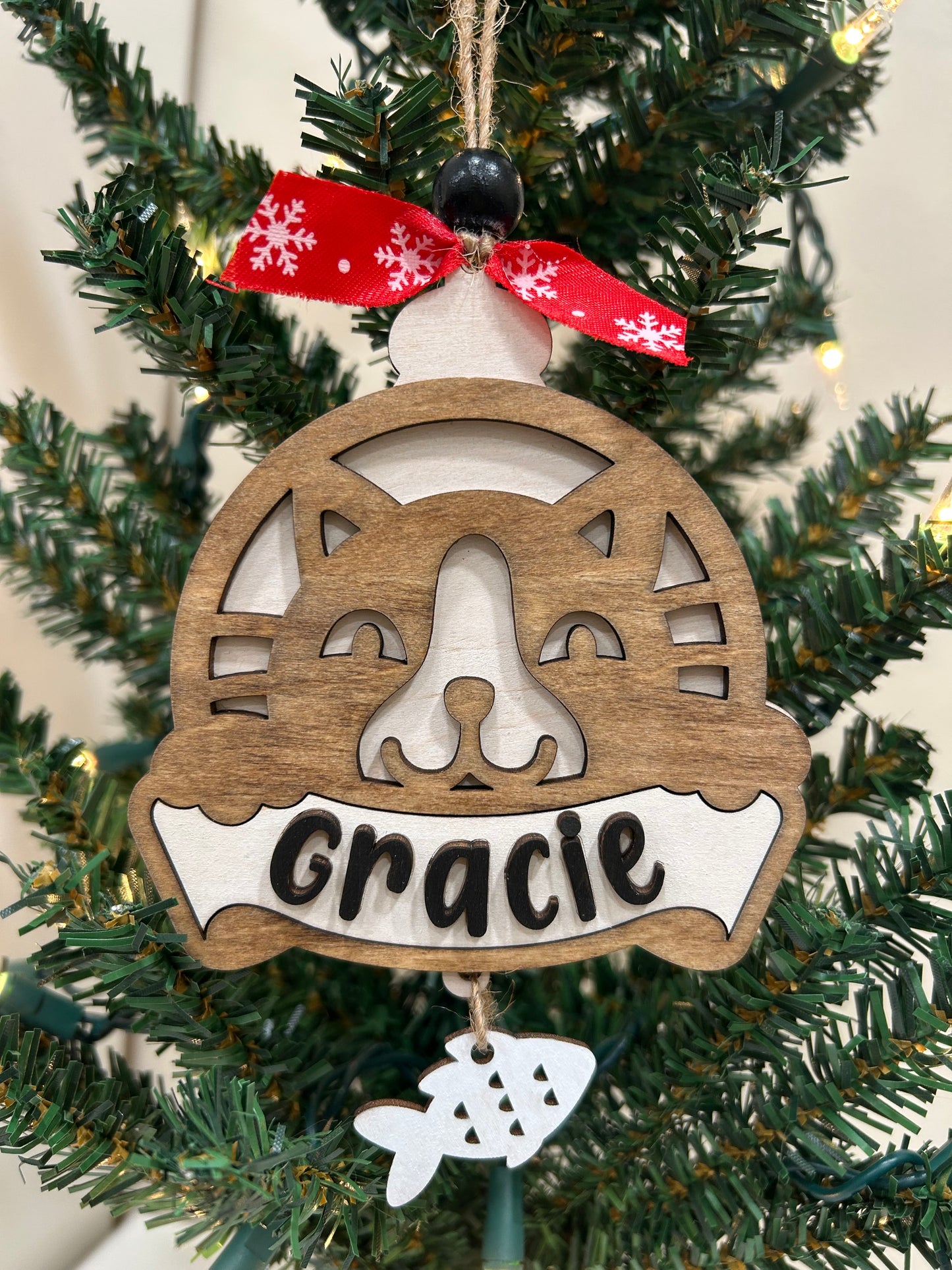 Personalized cat face ornament